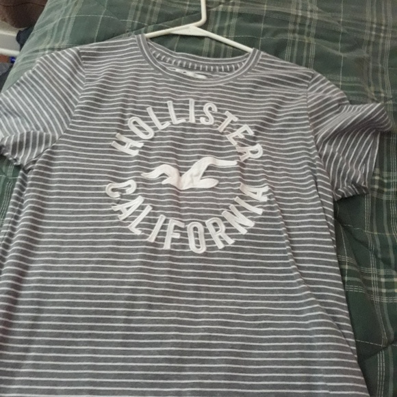 Tops - Hollister Shirt